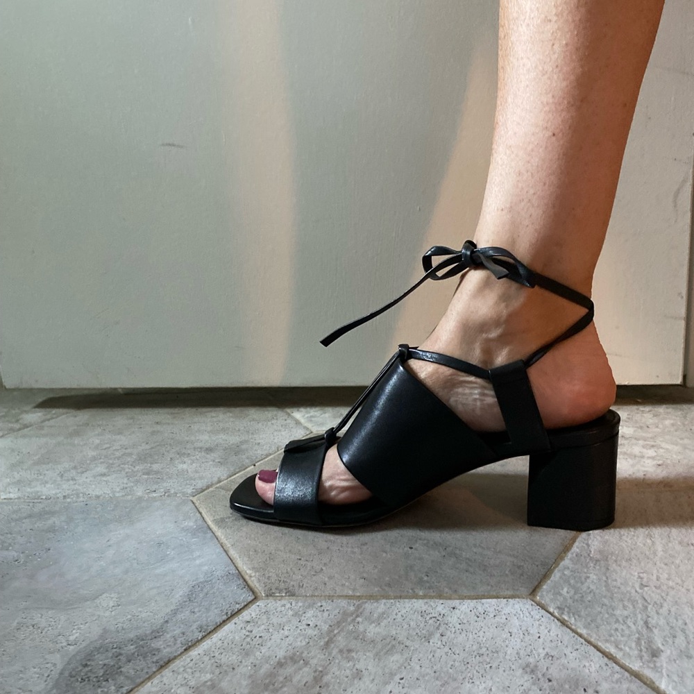 Black Vince Open Toe Leather Sandals